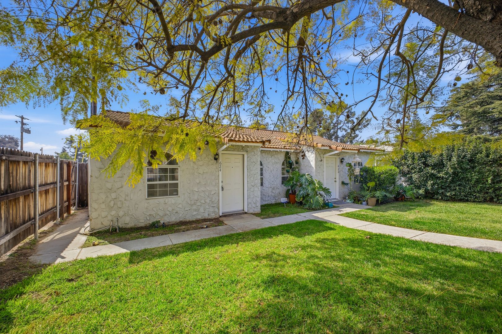 Altadena Apartment: 620-626 W. Altadena Drive