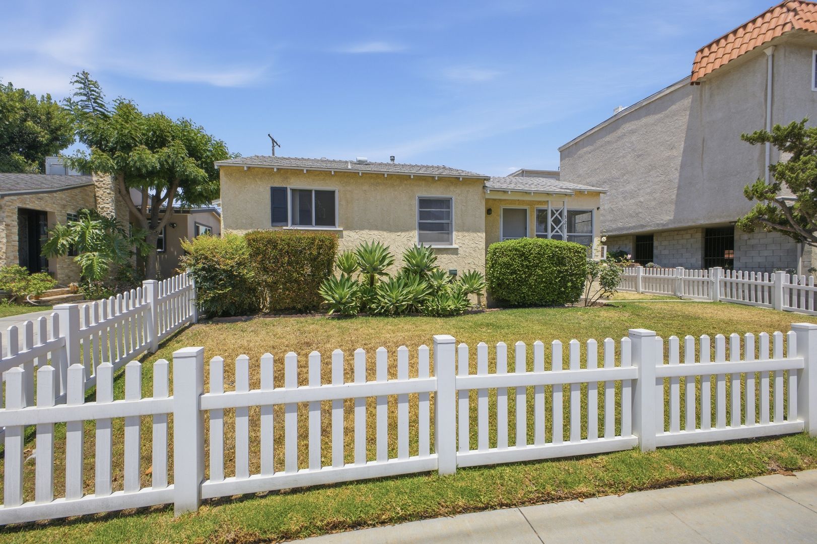 Burbank Apartment: 321 W. Alameda Ave