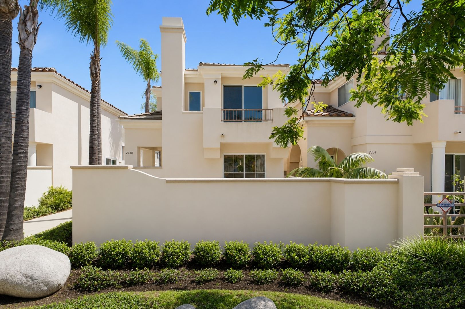 Duarte Townhome: 2338 Huntington Dr