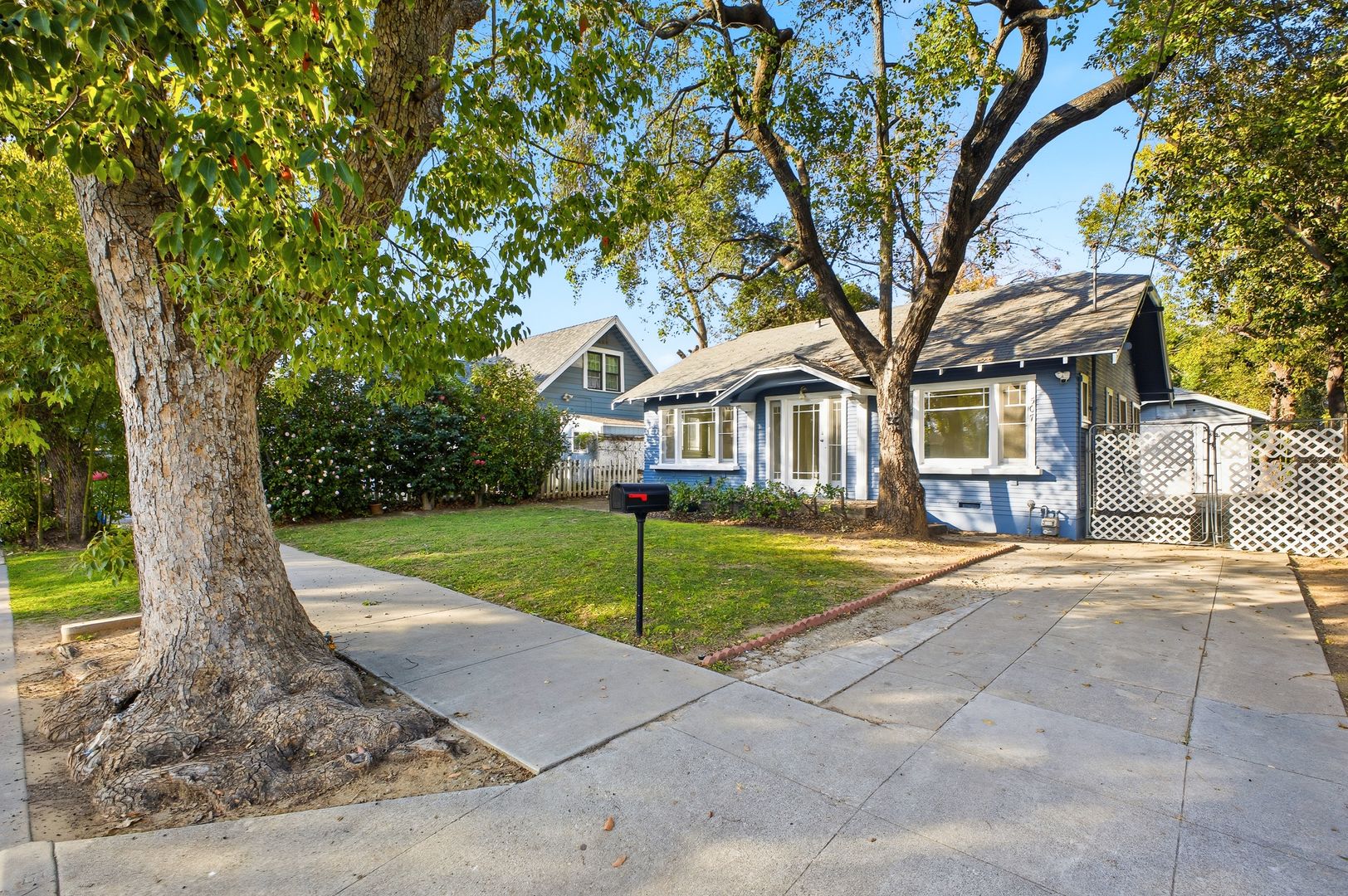 Pasadena House: 507 Flower St