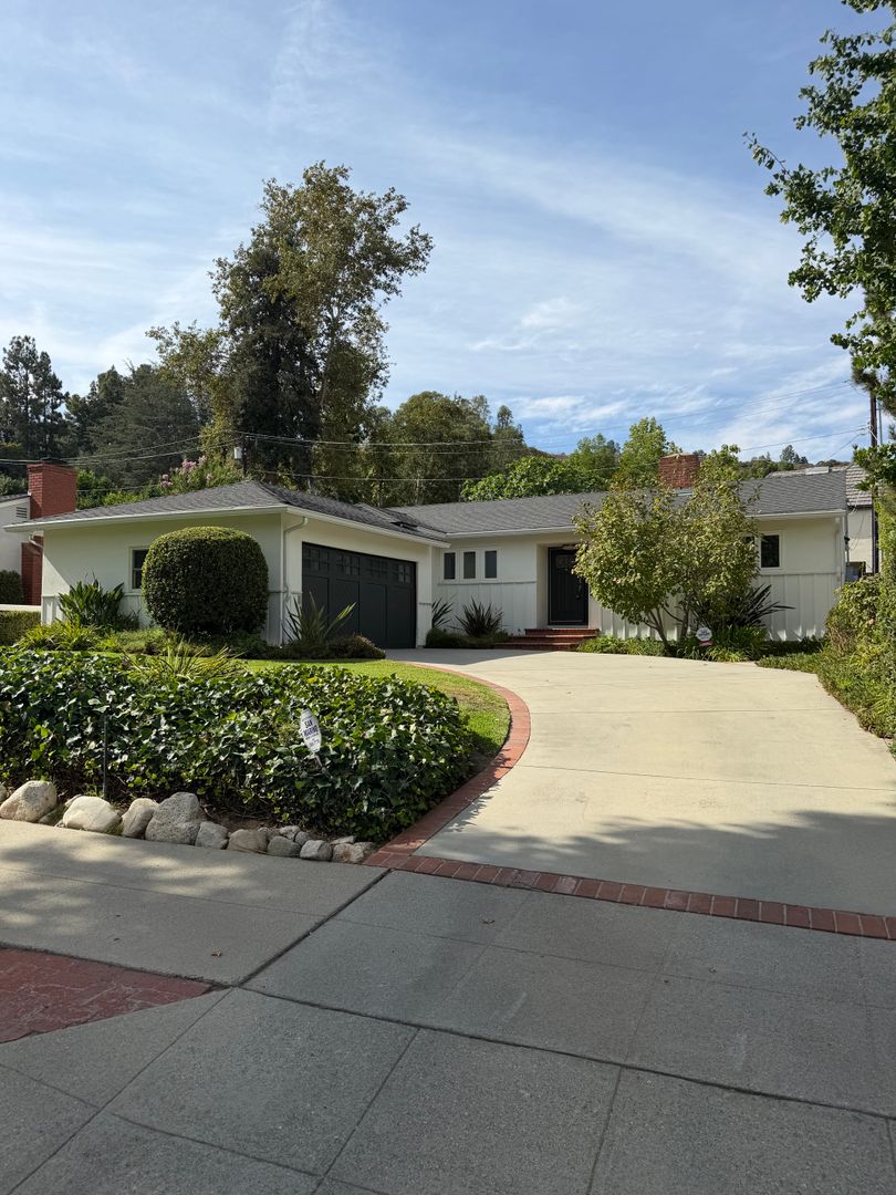Pasadena House: 1325 Lomay Pl