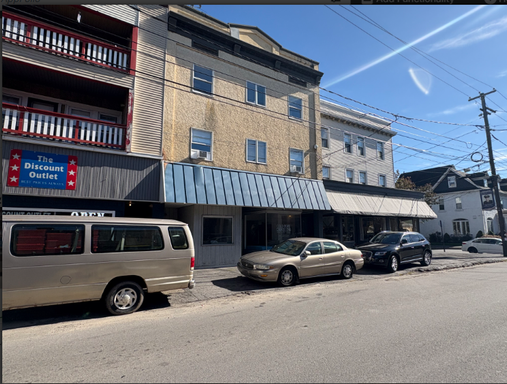 Oversized 2 Bedroom 3rd Floor Apt in the Desirable Greenridge Section of Scranton. – photo 1