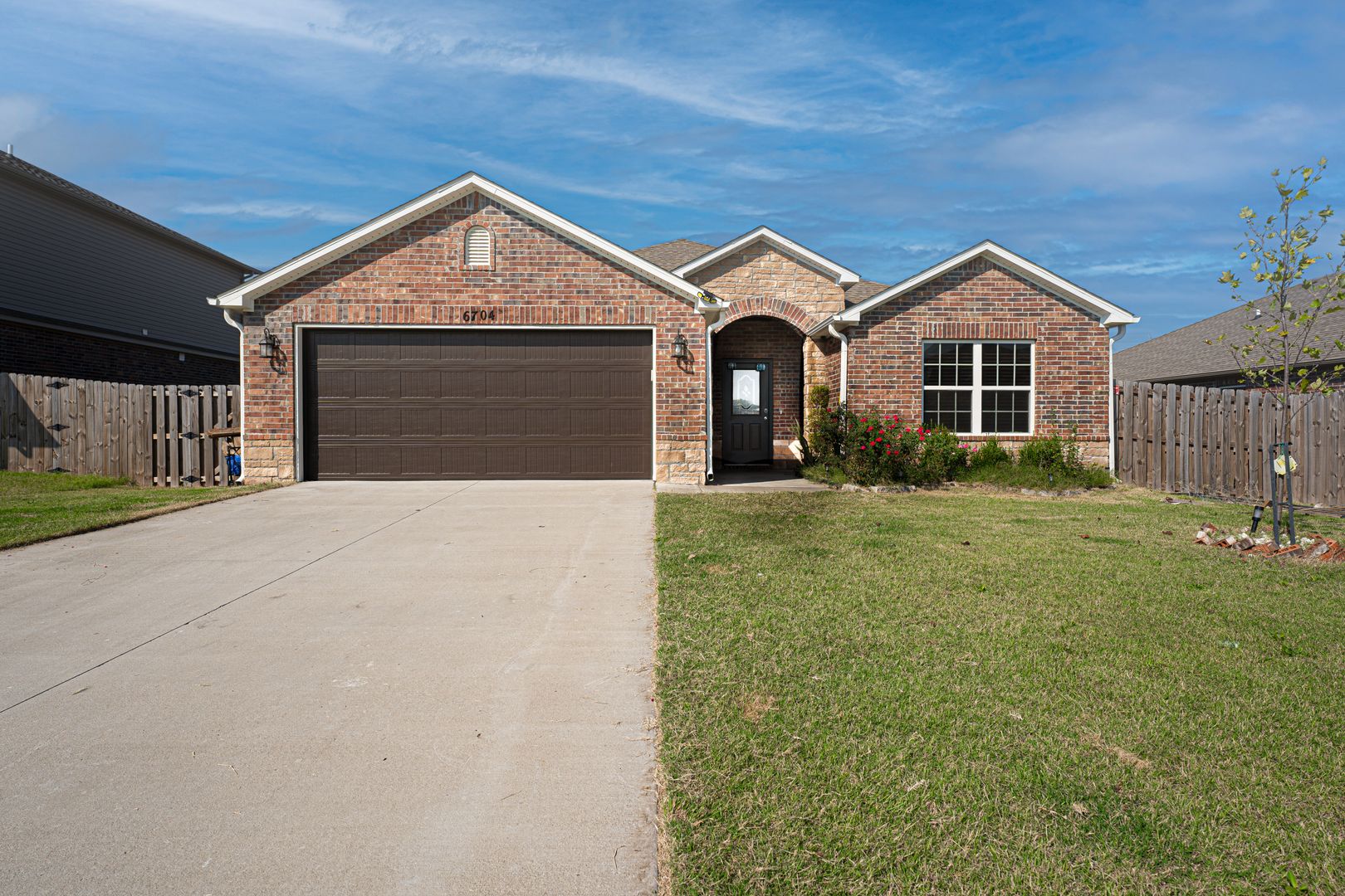 Bentonville House: 6704 SW Pilgrim Road