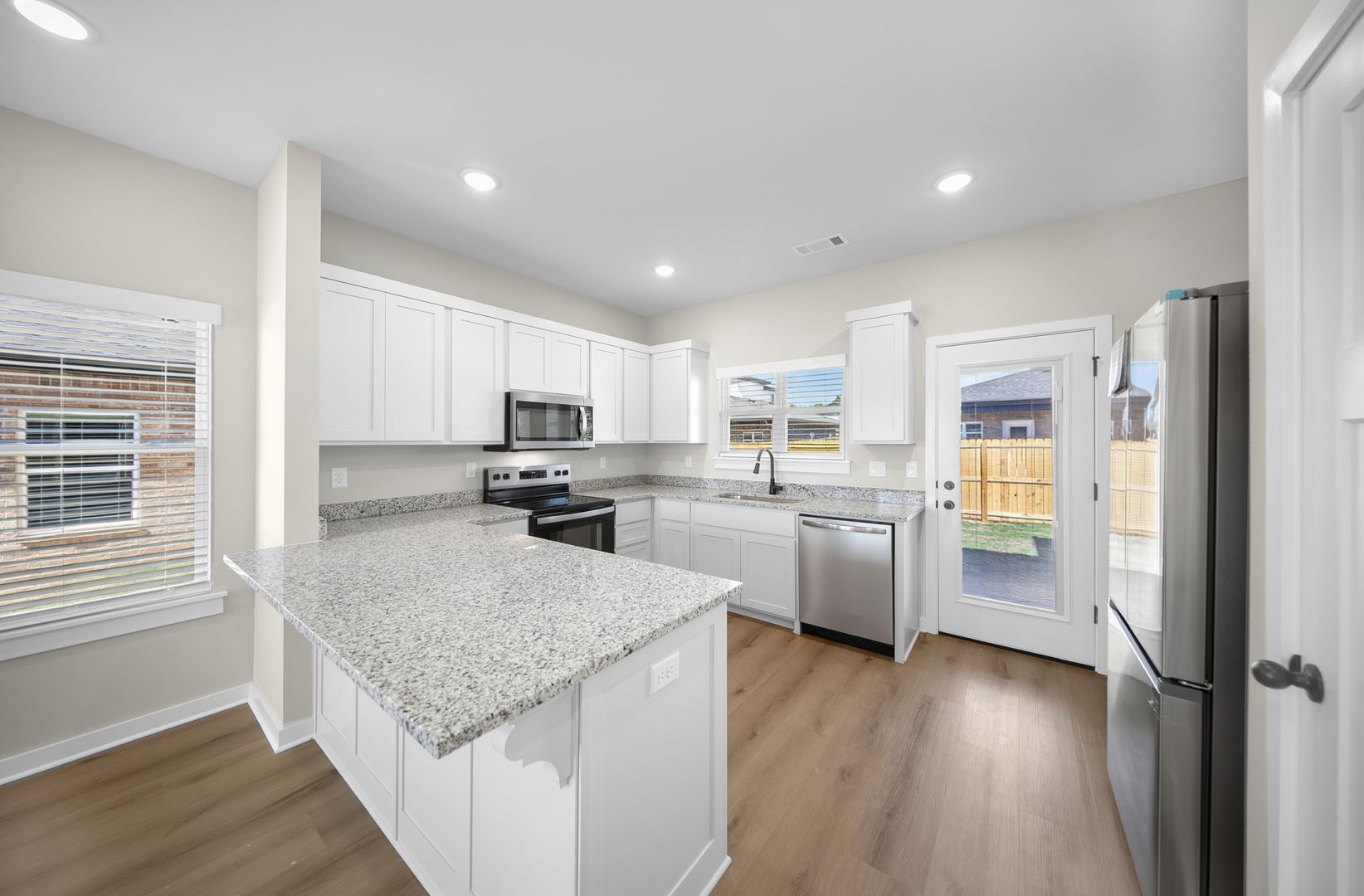 Centerton House: 603 Cosmos St