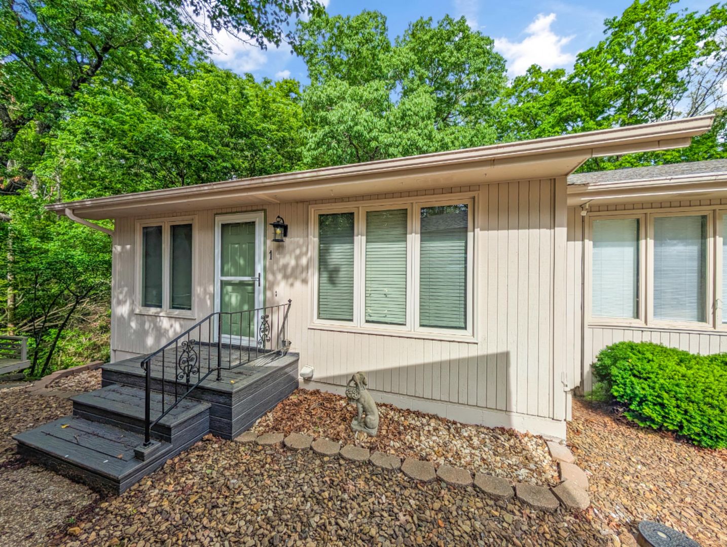 Bella Vista House: 1 Mellor Ct.