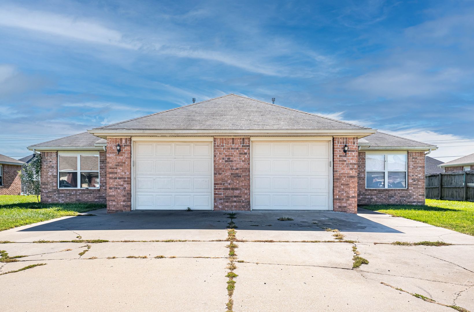 Rogers House: 414 E Southern Trace Drive