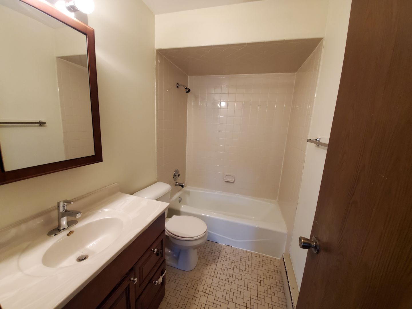 New Lenox Apartment: 1206 Timber Pl