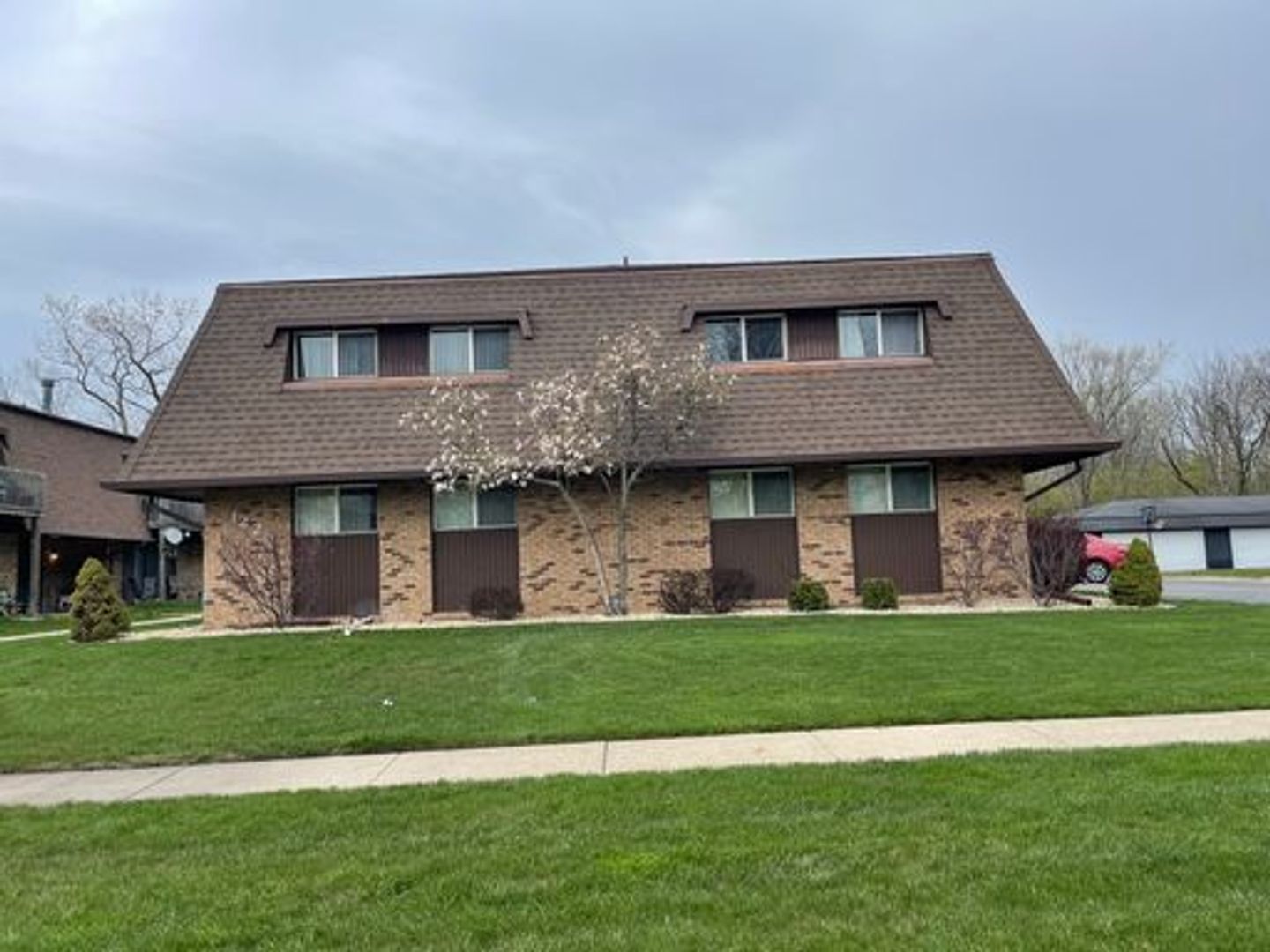 New Lenox Apartment: 1228 Town Crest Dr