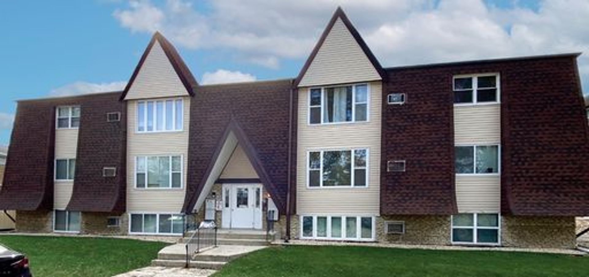 Joliet Apartment: 1604 Richmond Cir