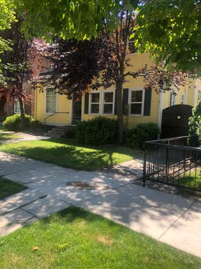 1 Bed 1 Bath-Charming Vintage Apartment in Desirable North End – photo 1