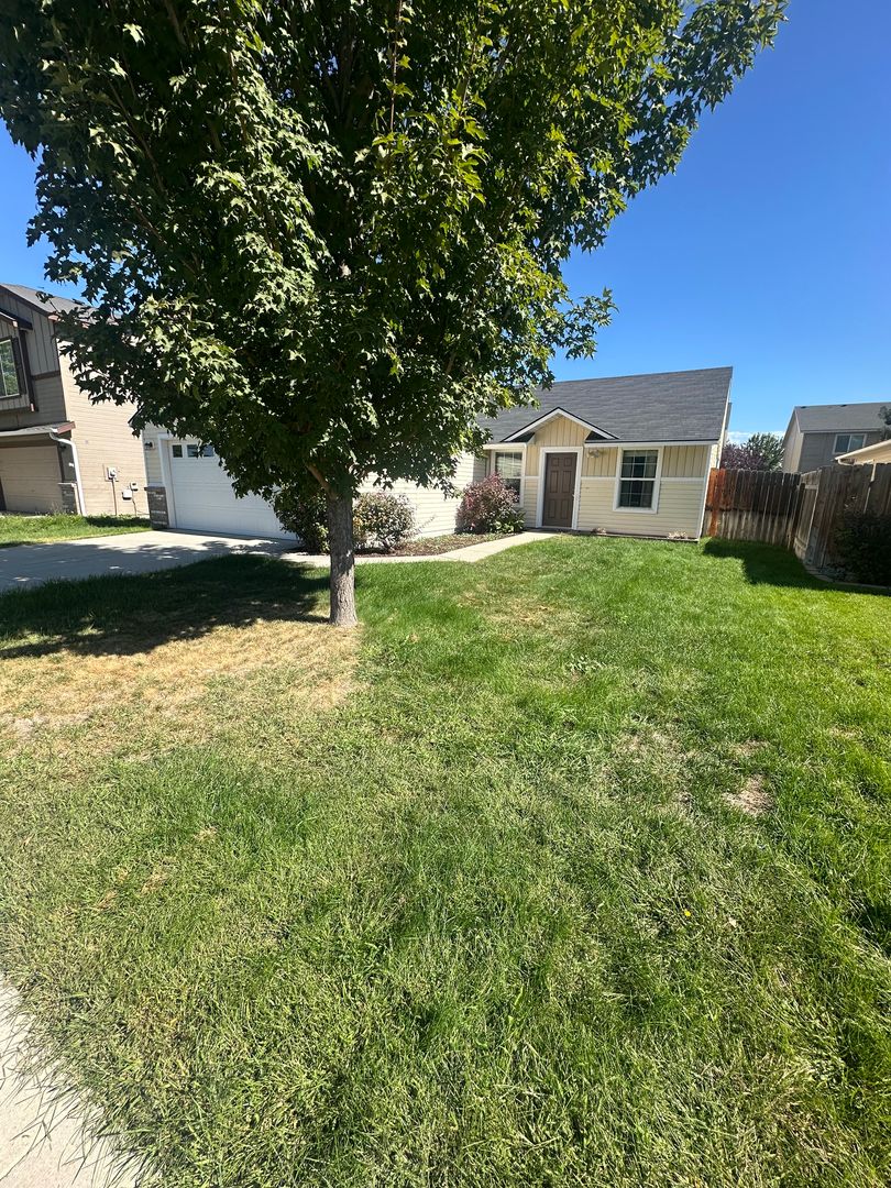 Meridian House: 4258 S Glenmere Wy