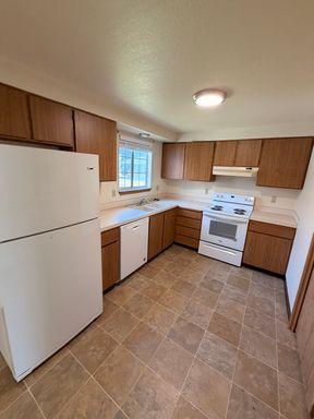 Upper Unit, 2 Bed One Bath, Close to BSU, Carport and Storage – photo 1