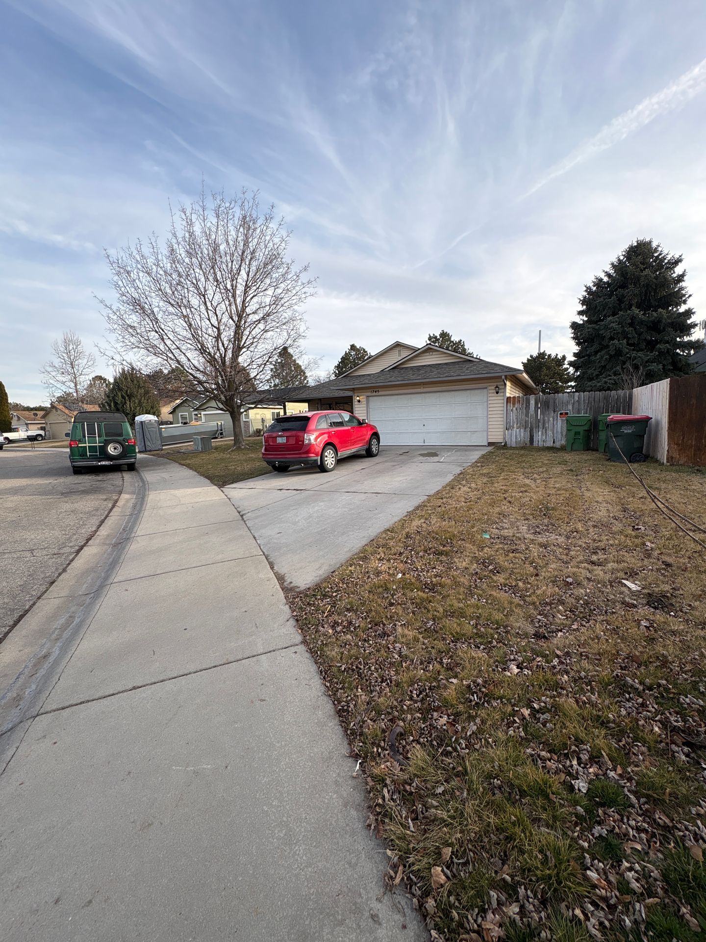 Meridian Apartment: 1745. E Oakcrest Drive