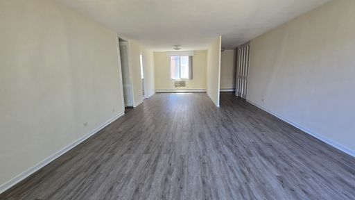 Beautiful 3 bedroom 2 bathroom Apartment in the heart of Evanston – photo 1
