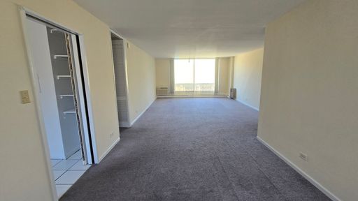 Beautiful 3 bedroom 2 bath unit in the heart of Evanston – photo 1