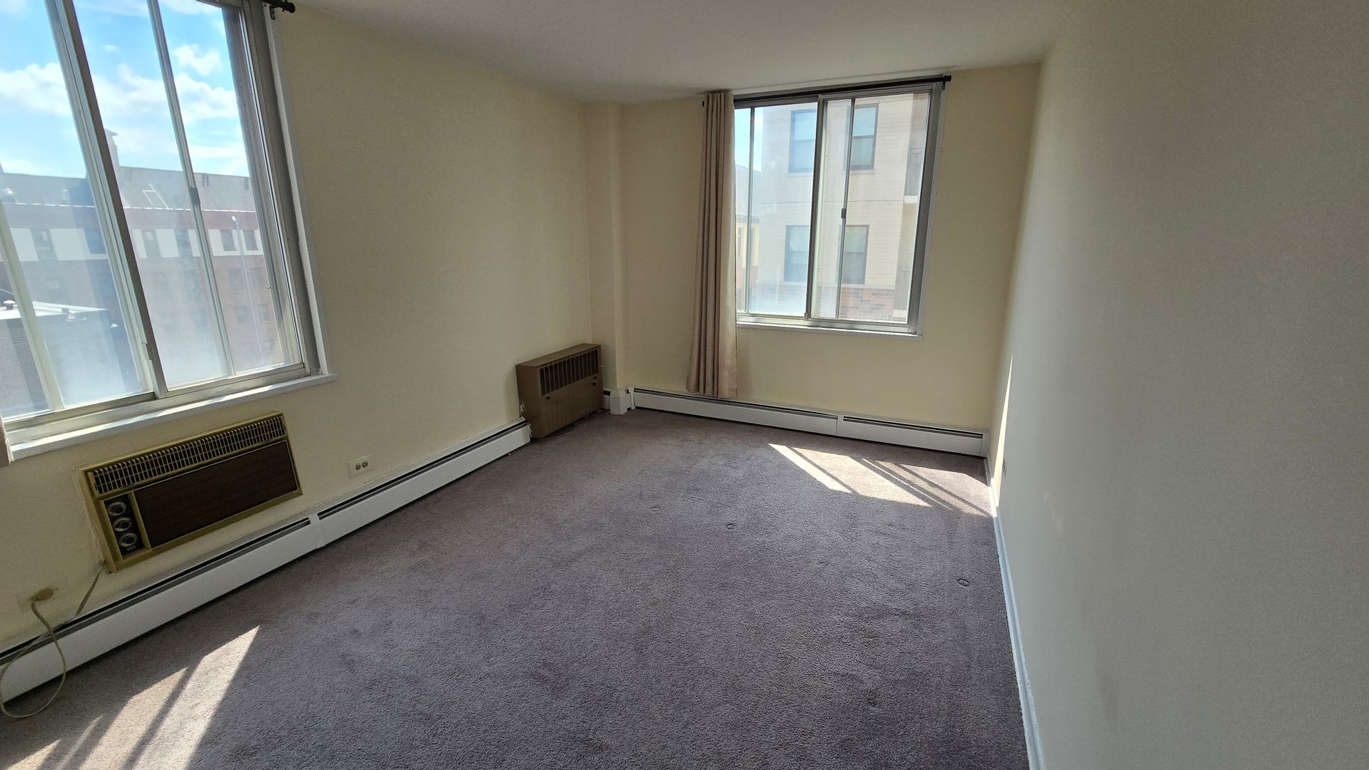 Evanston Apartment: 1616 Hinman Avenue
