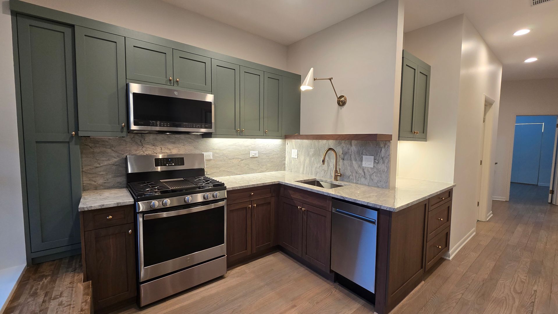 Chicago Apartment: 2336 N. Clark, #3