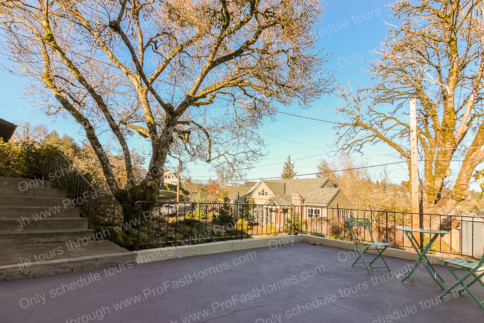 616 SW Moss St 6 of 12