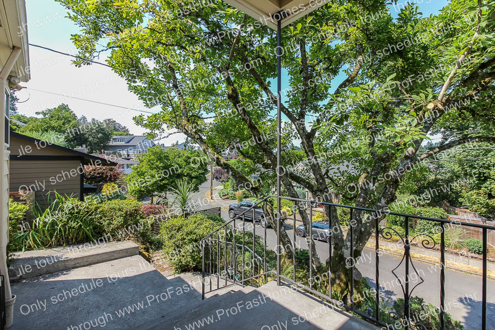 616 SW Moss St 12 of 12