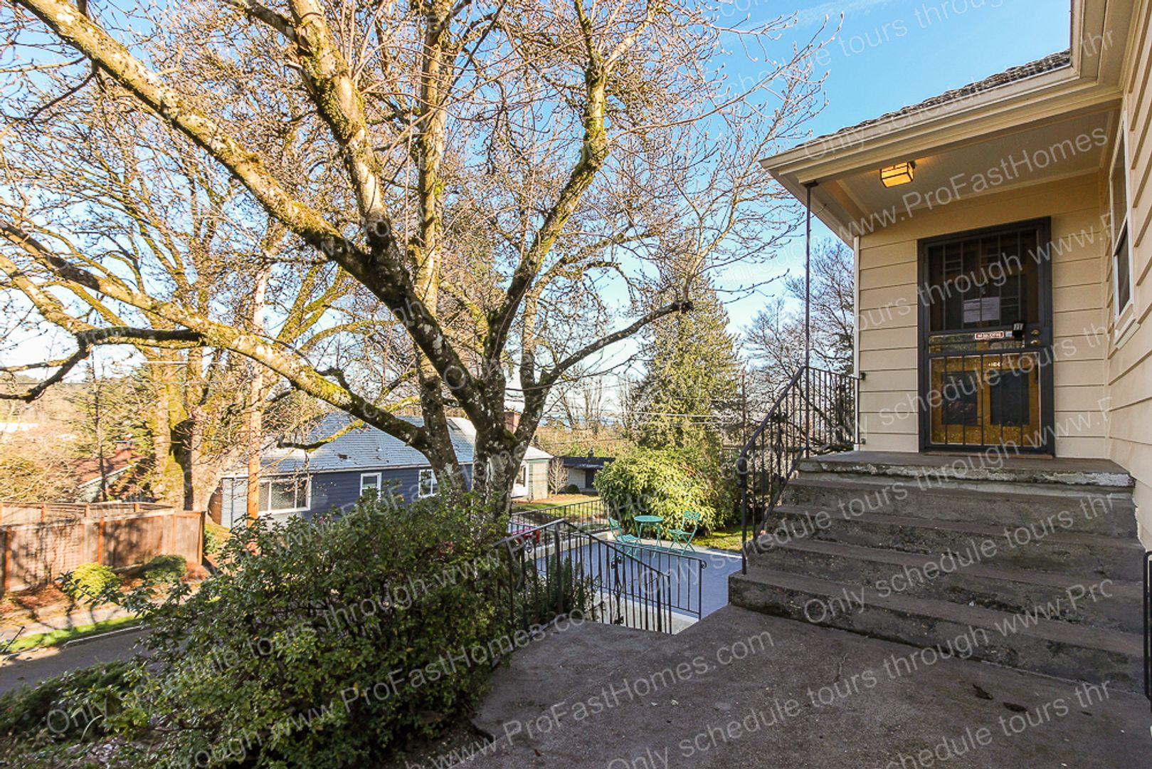 616 SW Moss St 9 of 12