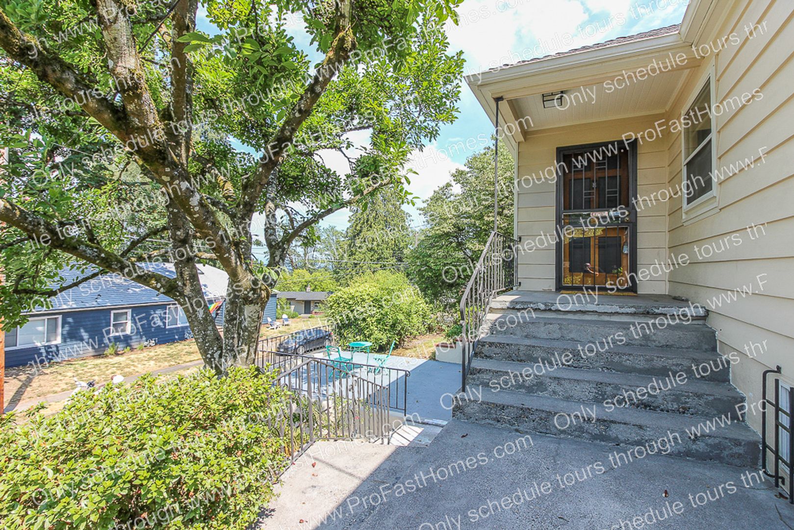 616 SW Moss St 10 of 12