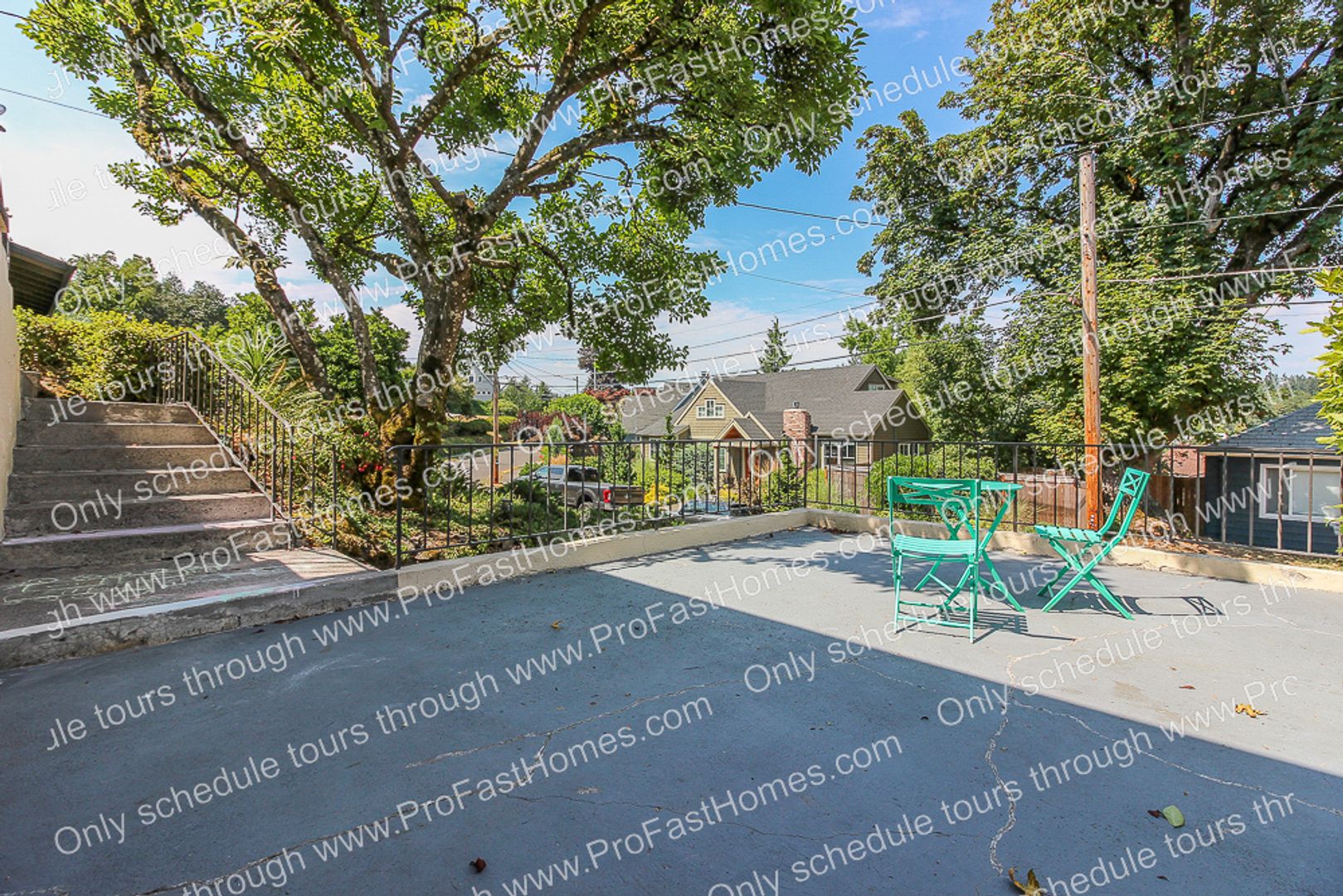 616 SW Moss St 7 of 12