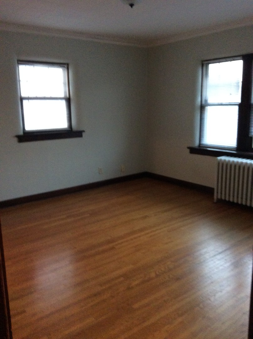 St. Paul Apartment: 1642 Charles Ave.