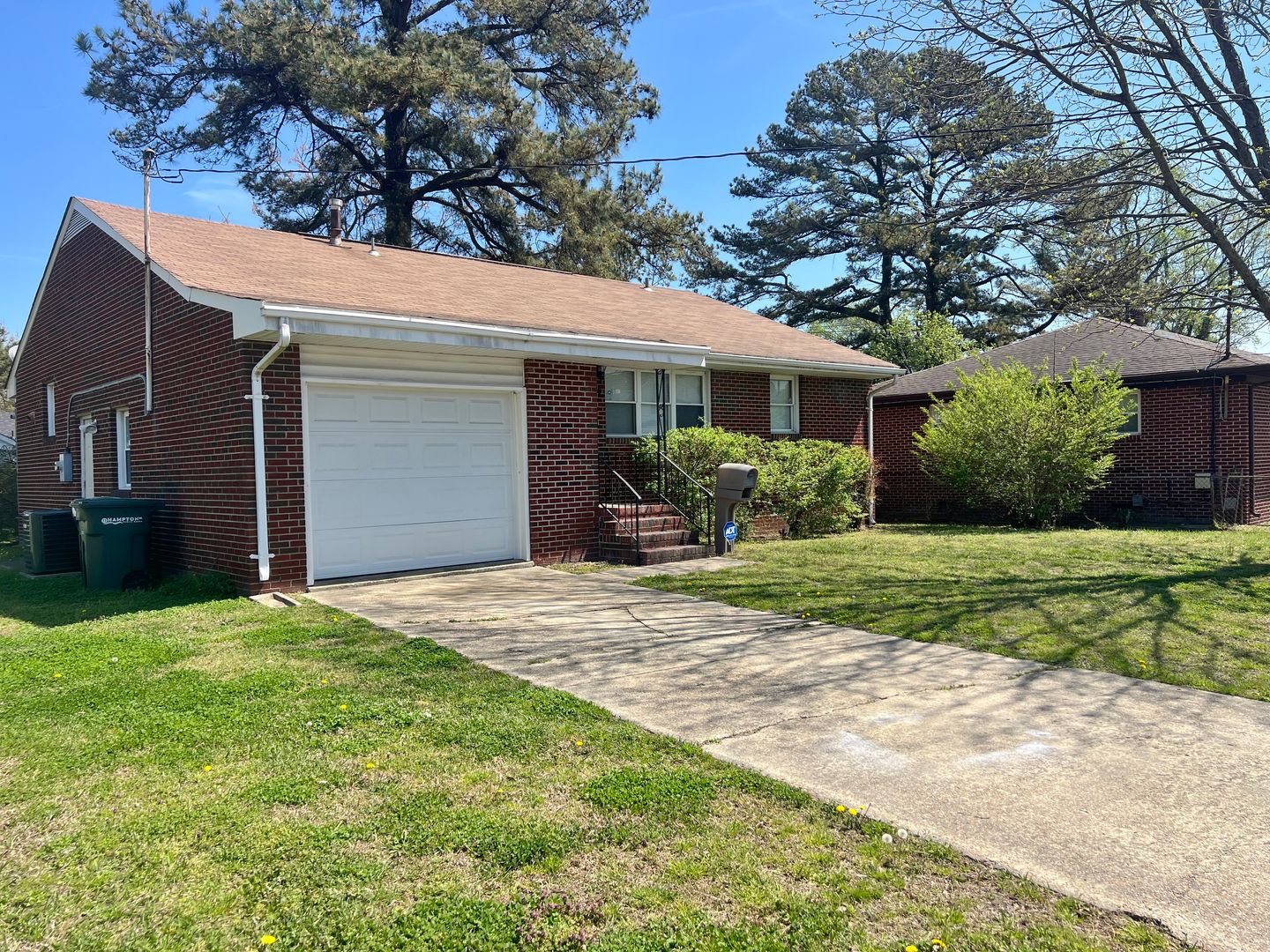 Hampton House: 718 Powhatan Pkwy