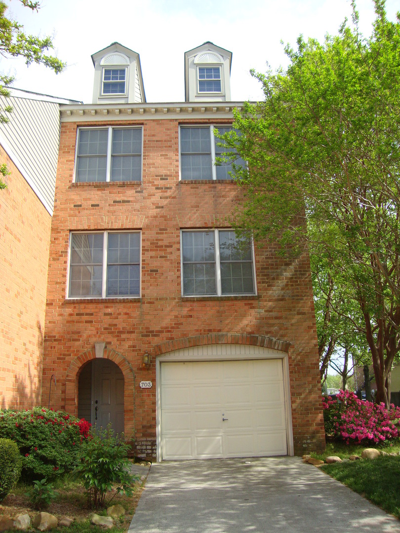 Newport News House: 703 Todd Trail