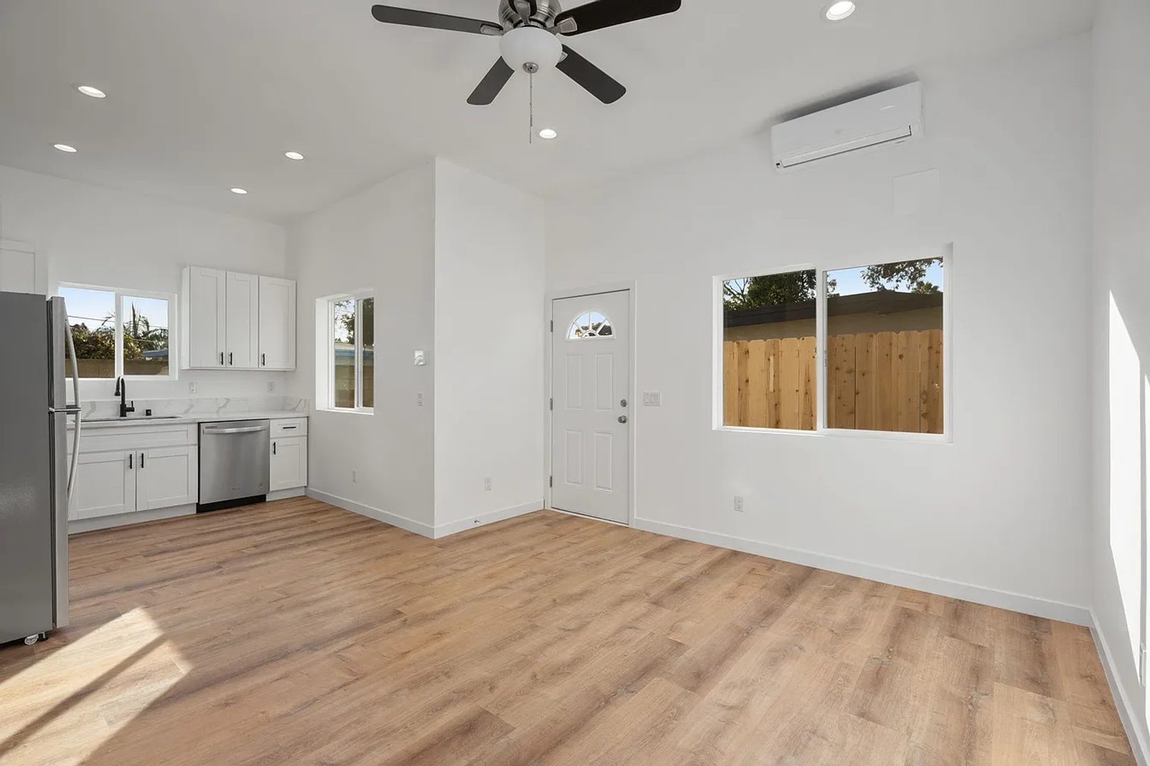 San Diego Apartment: 4161 Clairemont Mesa Blvd