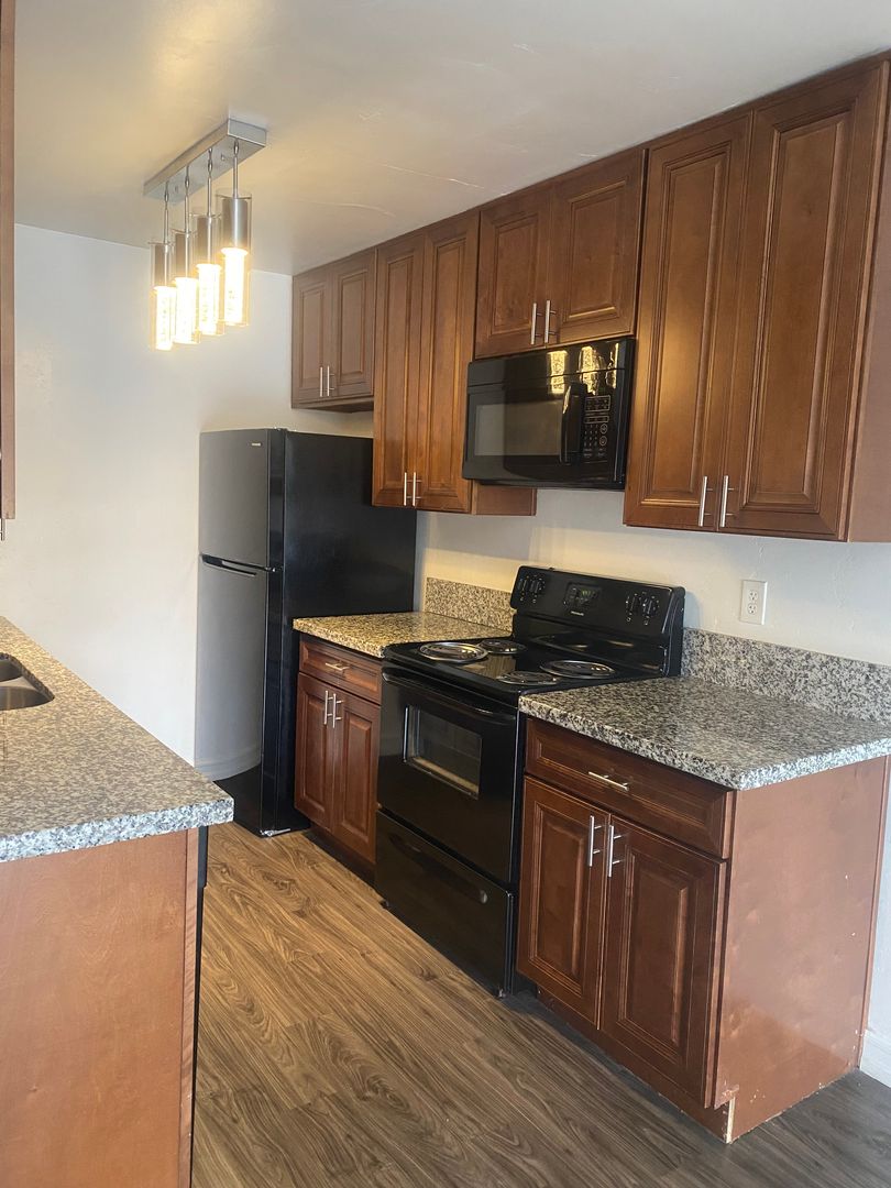 San Diego Apartment: 7240 El Cajon Blvd.
