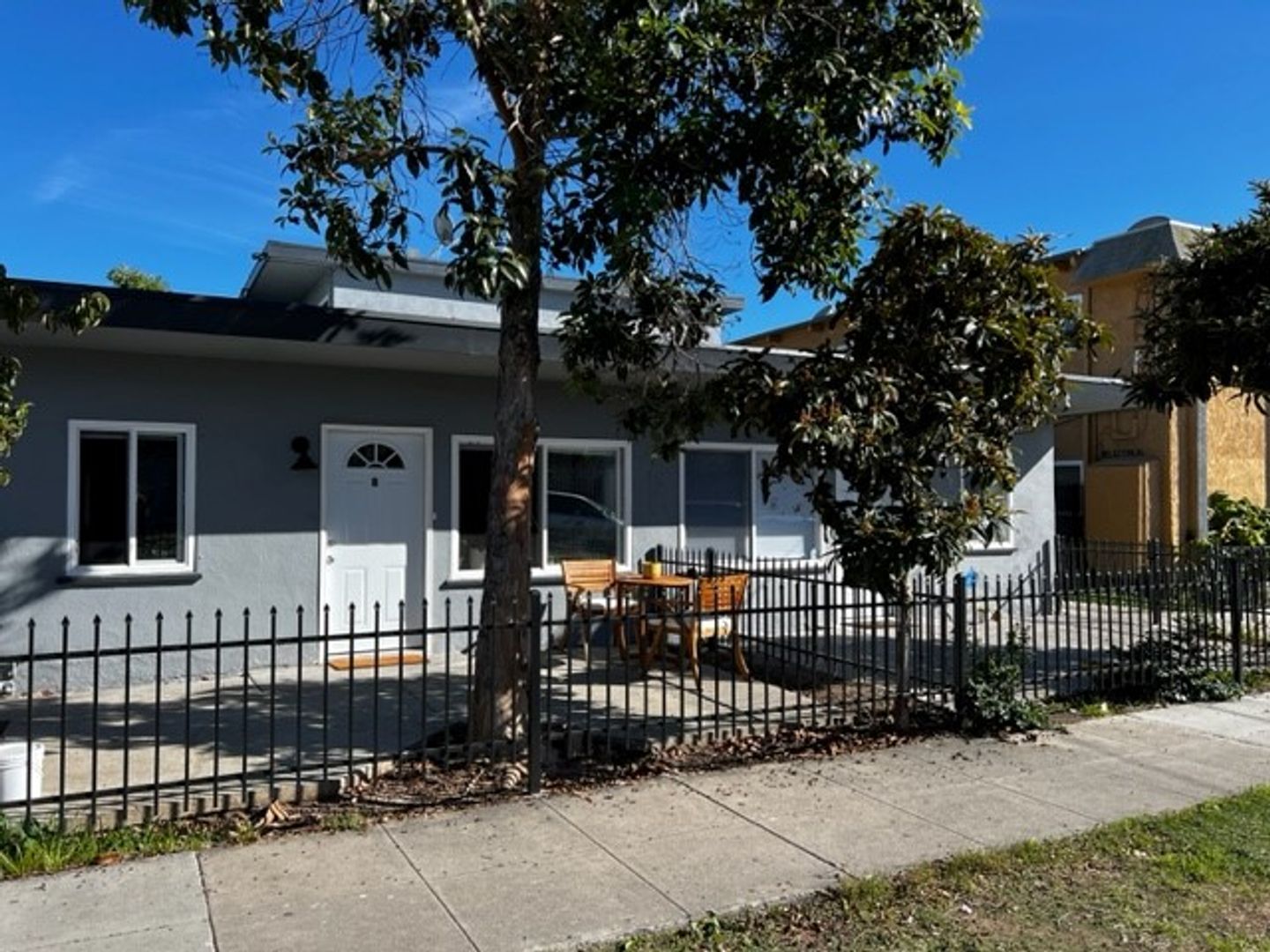 Oceanside Apartment: 410 Grant Street