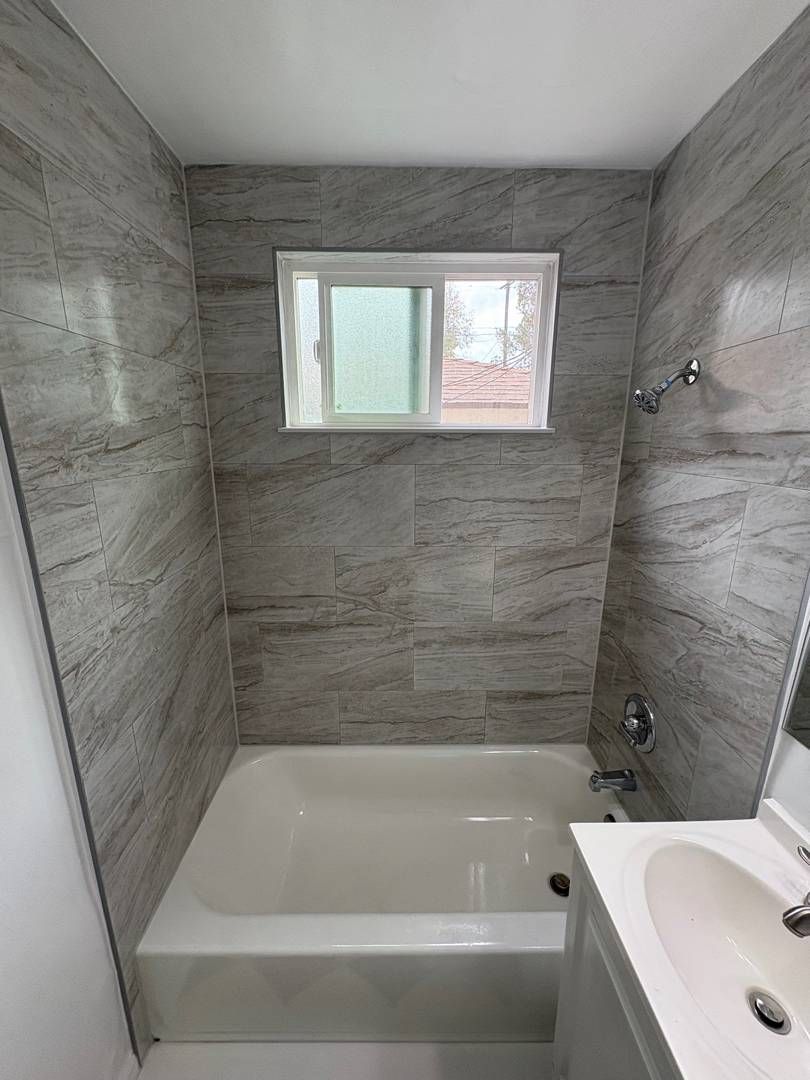 San Diego Apartment: 3059 Hawthorn St