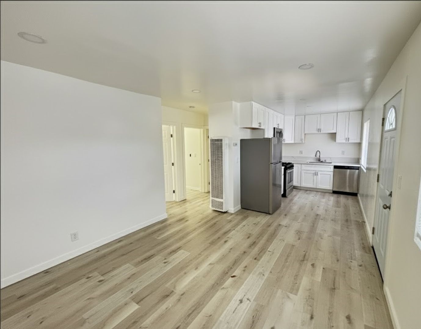 Oceanside Apartment: 410 Grant Street