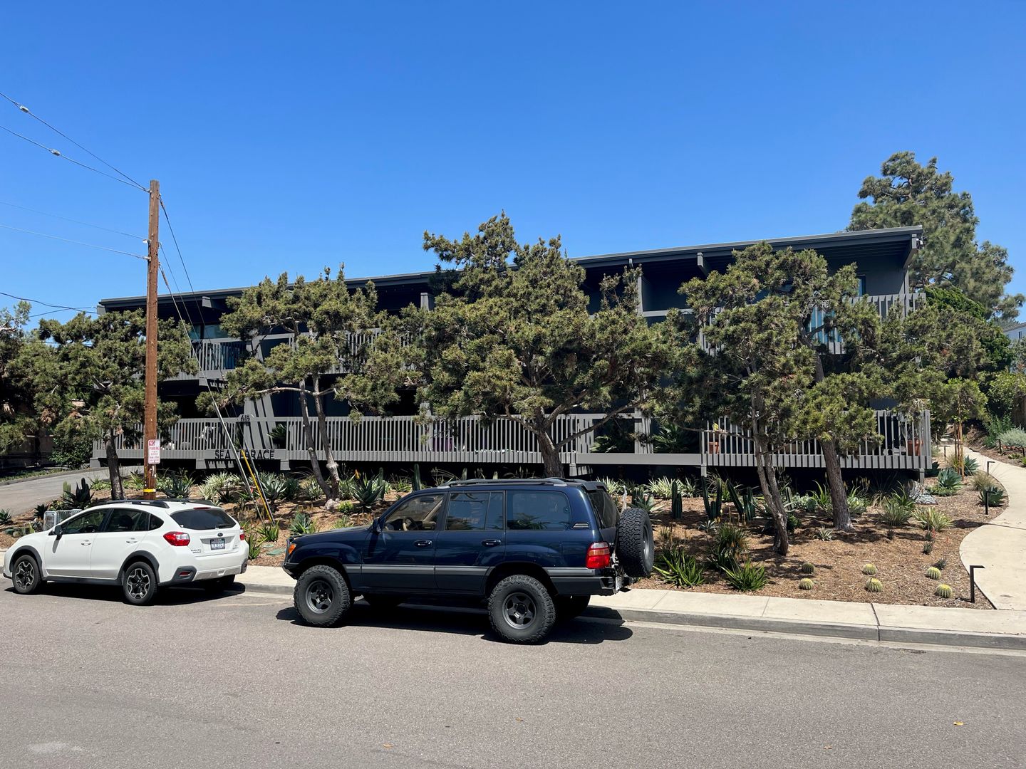 Del Mar Apartment: 615 Stratford Court