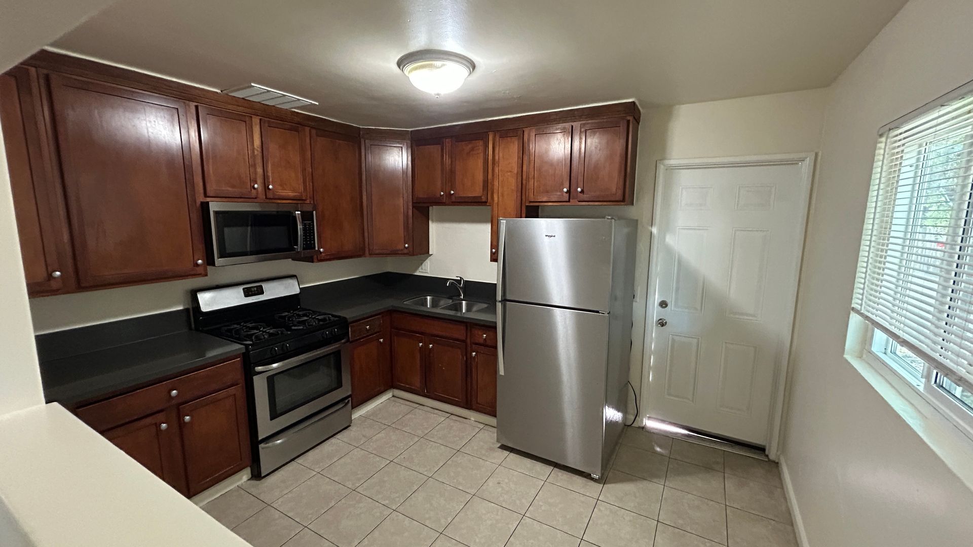 San Diego Apartment: 3059 Hawthorn St