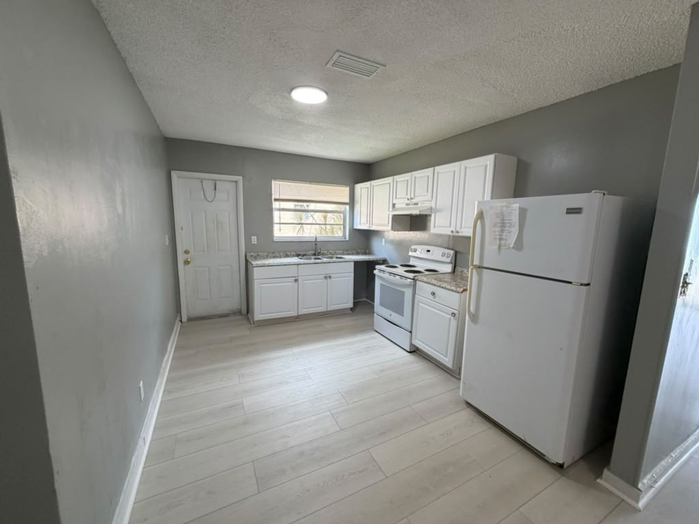 Hallandale Apartment: 401-407 NW 2nd St