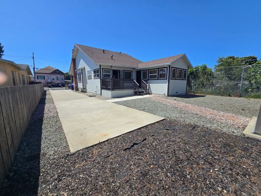 Listing photo thumbnail