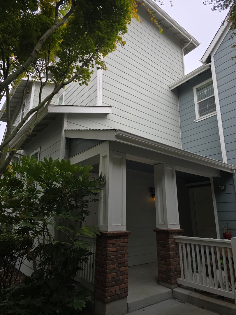 Richmond House: 1765 Northshore Drive