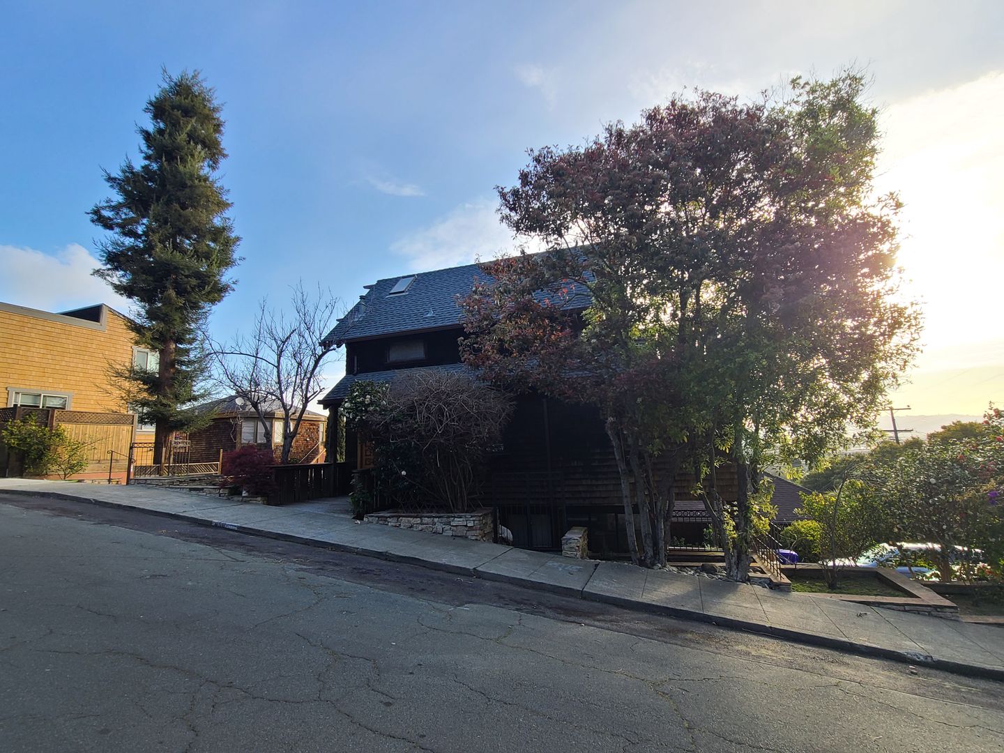 Pt. Richmond Apartment: 456 West Richmond Avenue