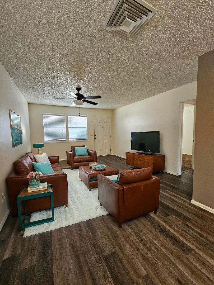 Pueblo Apartment: 1411-1433 Anita Street