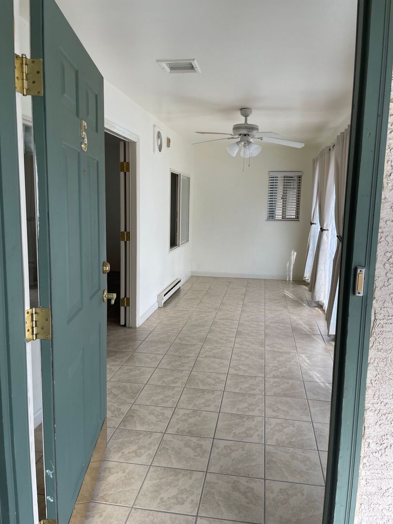 Pueblo Apartment: 62 Glenroyal Dr