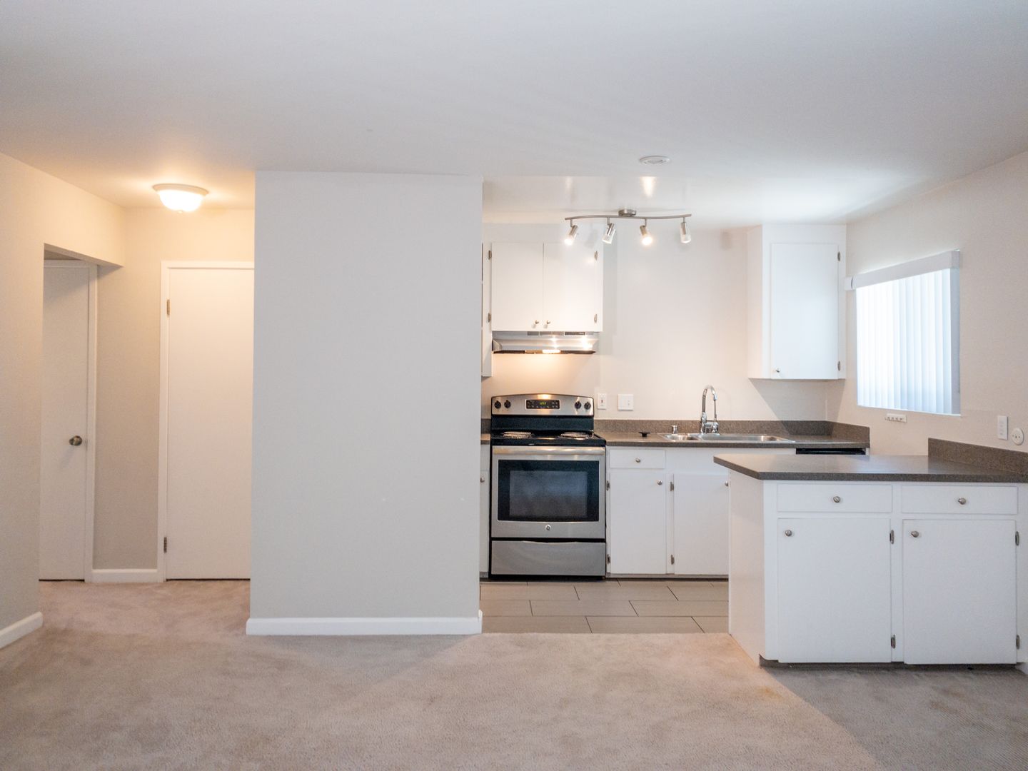 Mill Valley Apartment: 11 South Knoll Road - #14