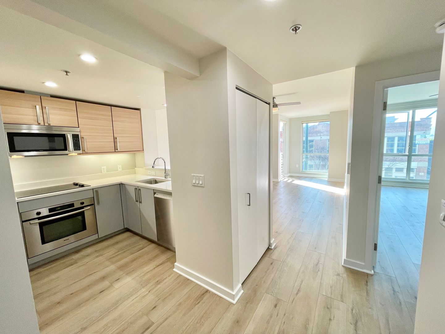 San Francisco Condo: 555 4th Street, #312