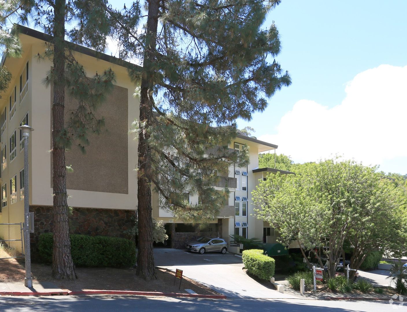 San Rafael Apartment: 108 Professional Center Parkway