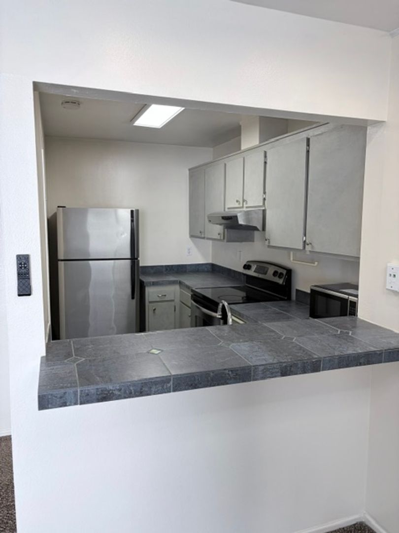 San Diego Condo: 3266 Ashford Street