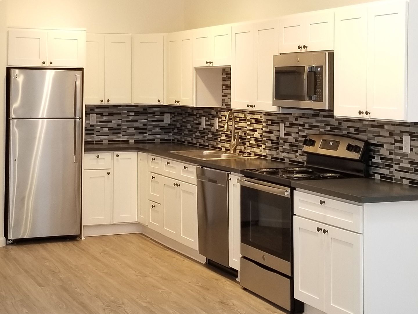 Forest Grove Apartment: 2405 Pacific Avenue - 204