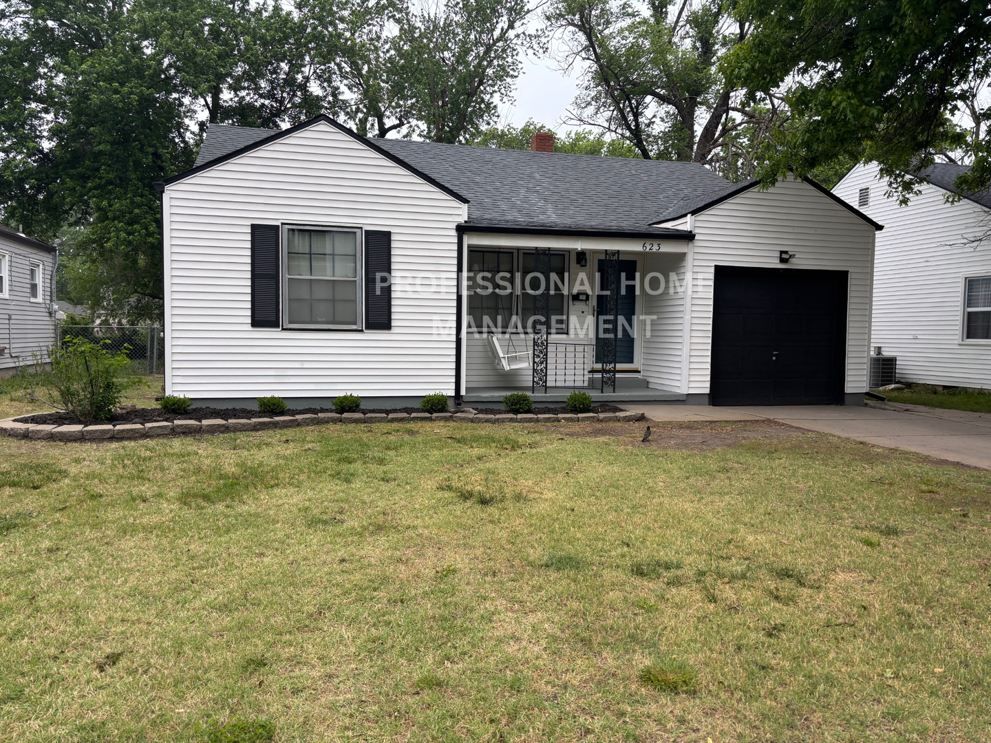 Wichita House: 623 S Sylvan Ln