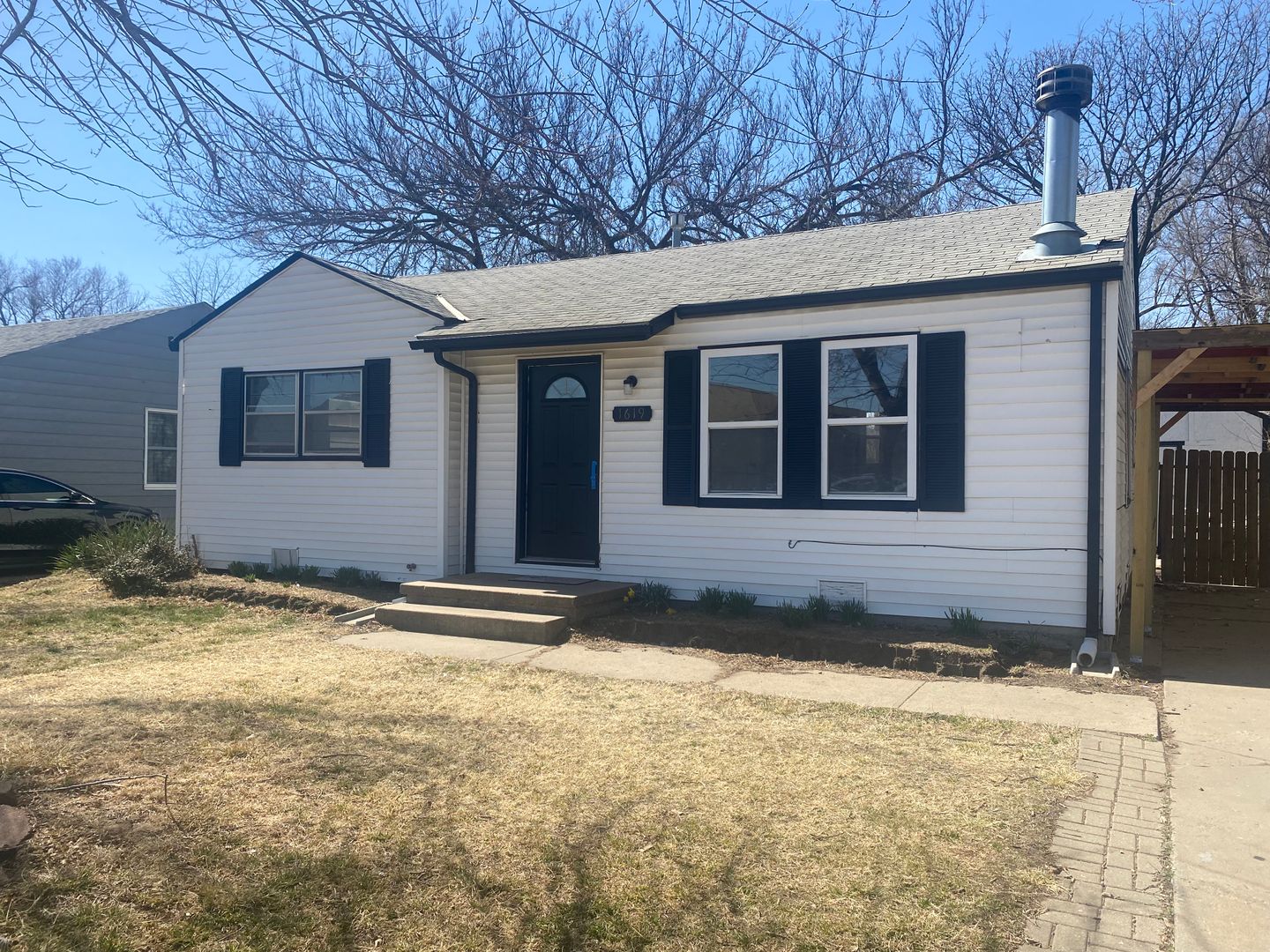 Wichita House: 1619 S St Clair Ave
