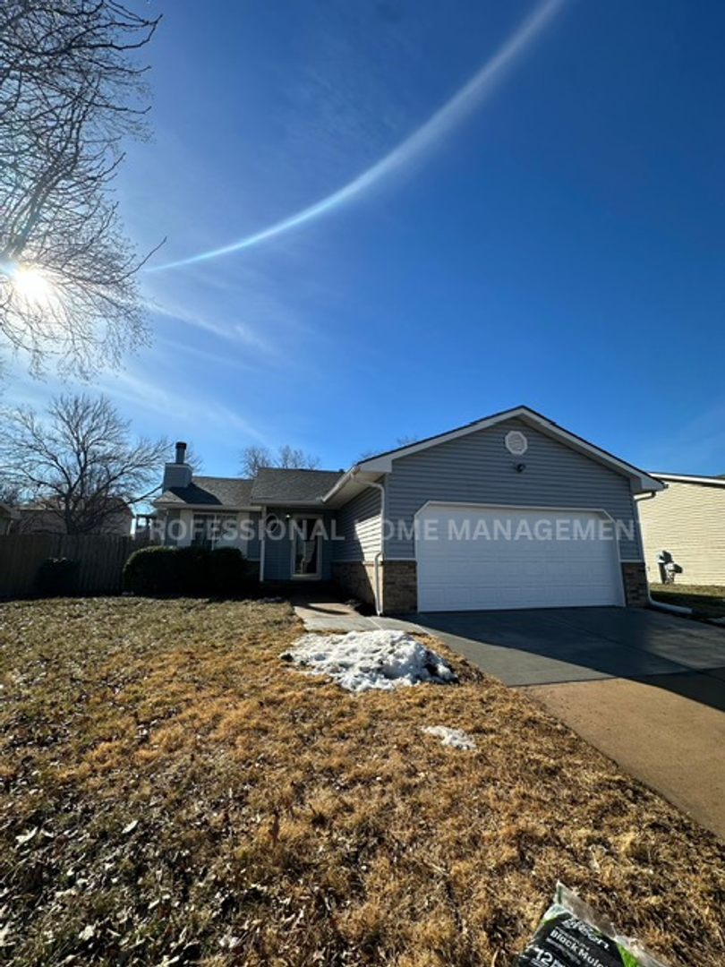 Wichita House: 10307 W Yosemite Dr